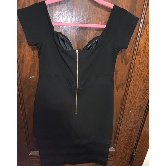 off the shoulder - Picture 2 of 2